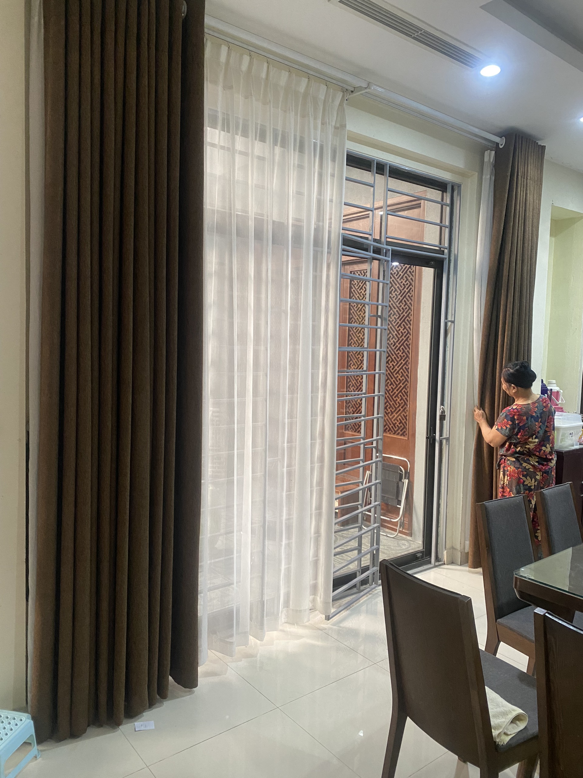 giat-rem-cua-tai-khu-do-thi-tasco-xuan-phuong