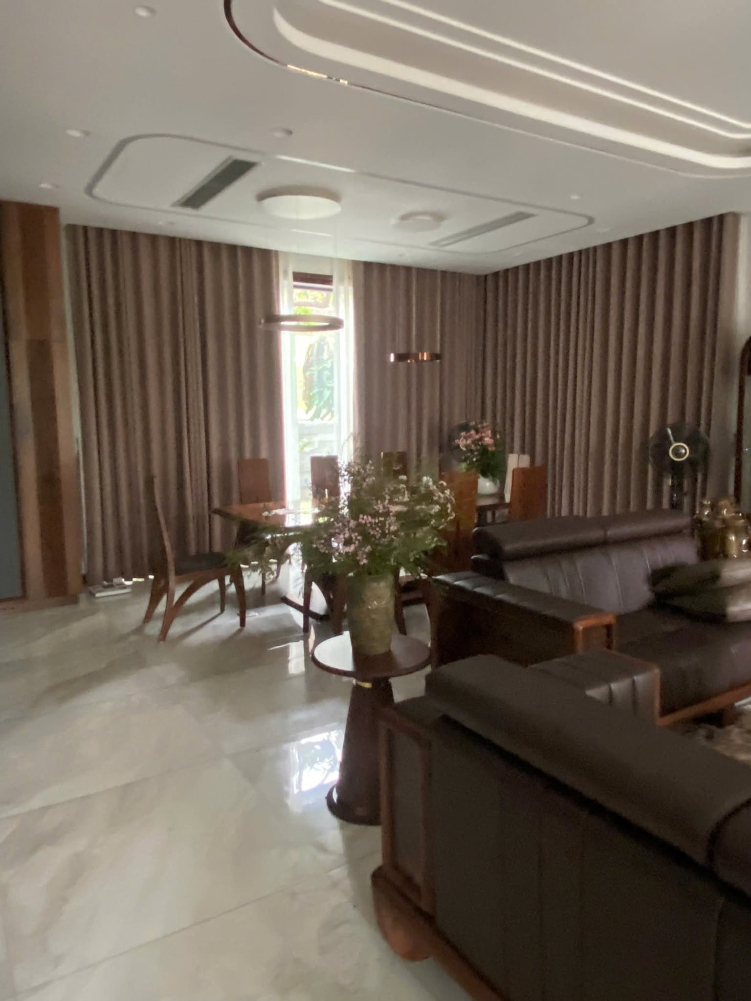 giat-rem-cua-tai-ha-do-charm-villas-hoai-duc
