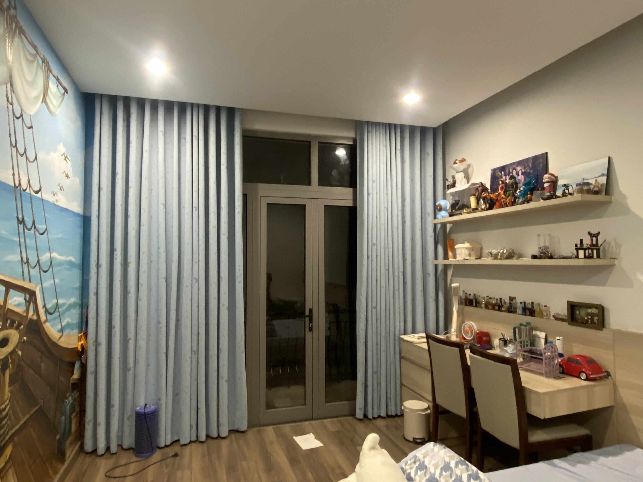 giat-rem-cua-tai-vinhomes-skylake-pham-hung